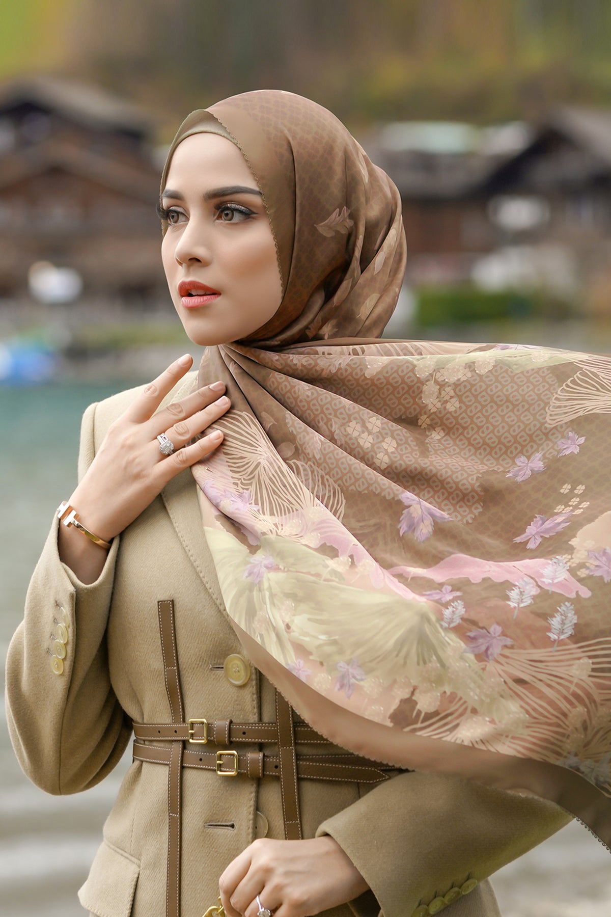Iseltwald Satin Shawl - Cocoa