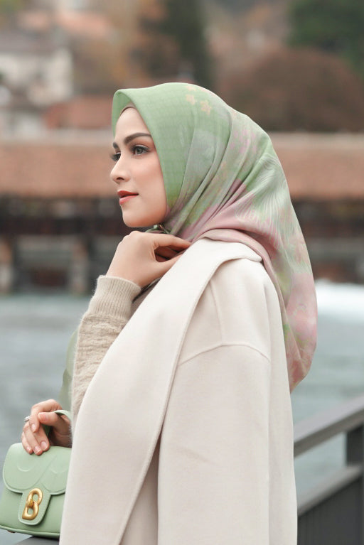 Iseltwald Meydanı - Yapraklar