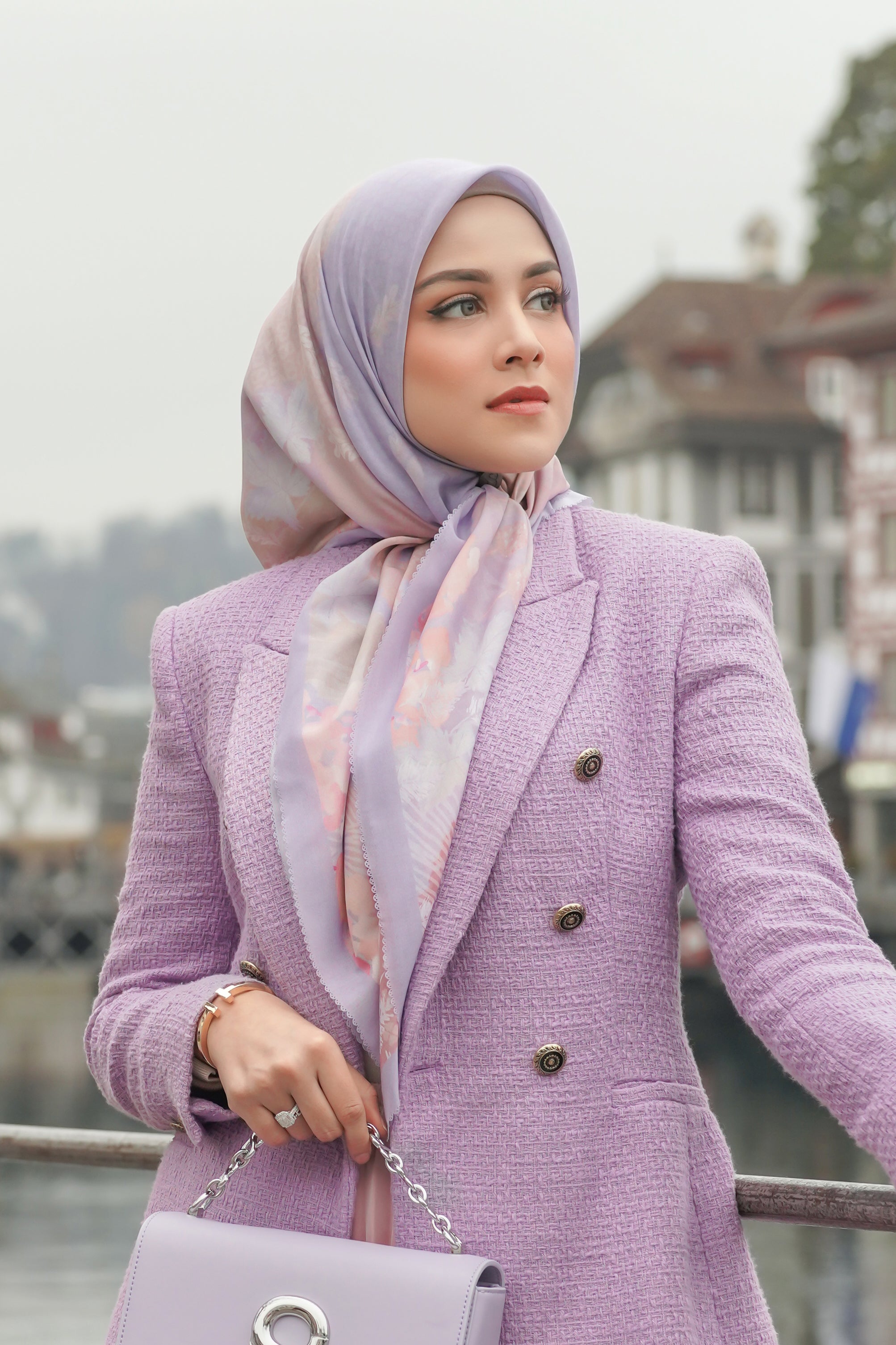 Iseltwald Square - Violet