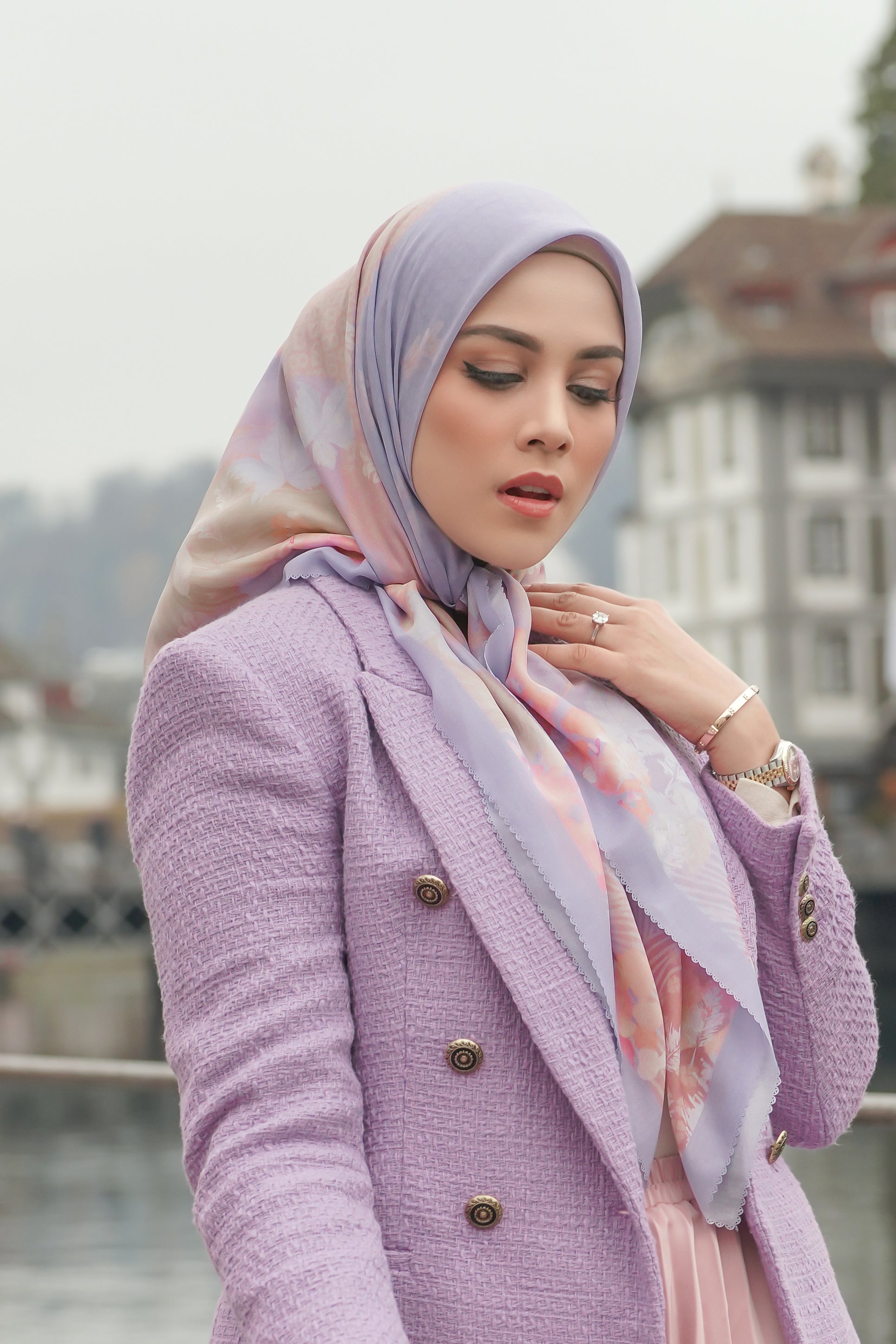 Iseltwald Square - Violet