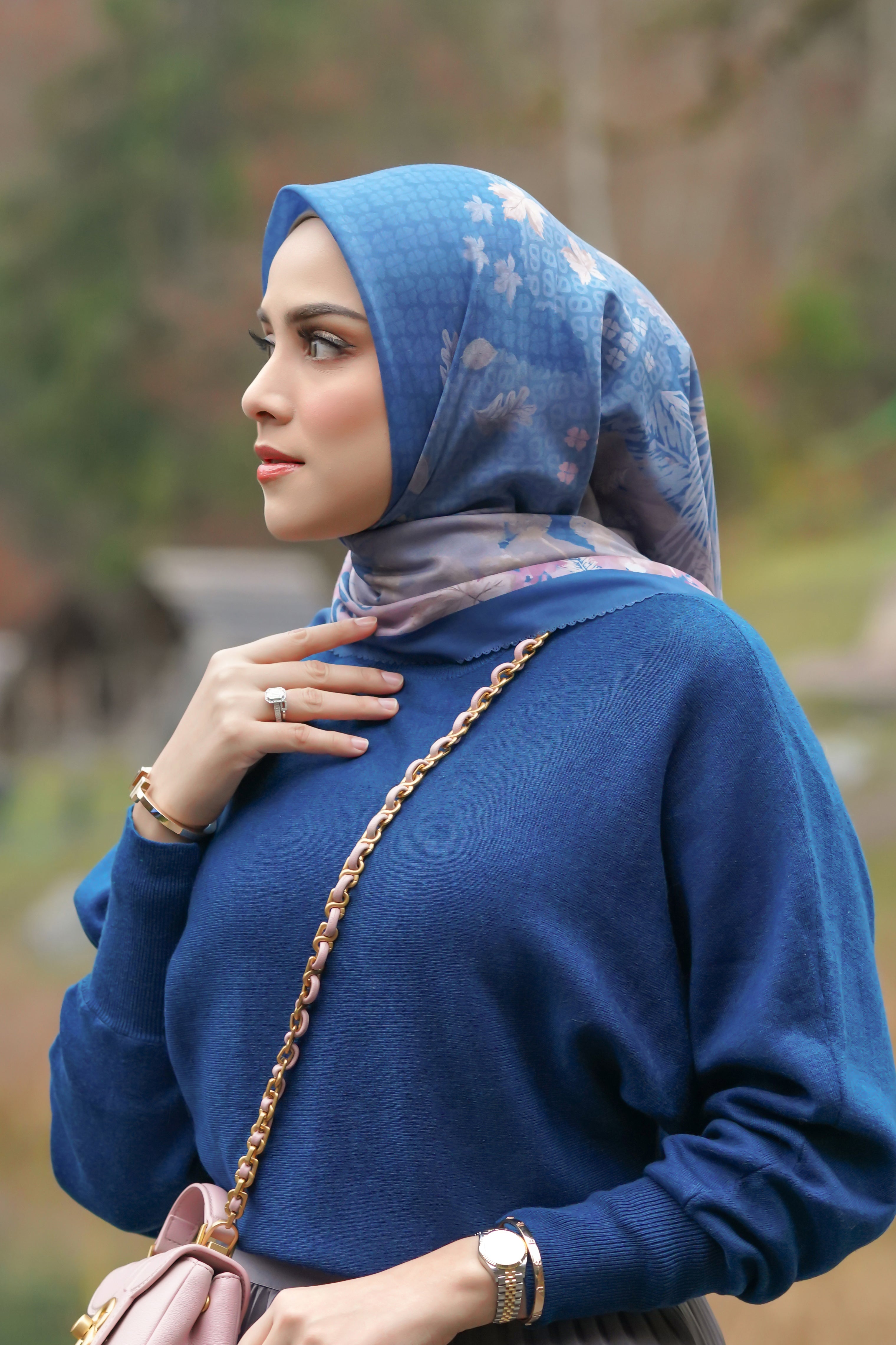 Iseltwald Meydanı - Yale Mavisi