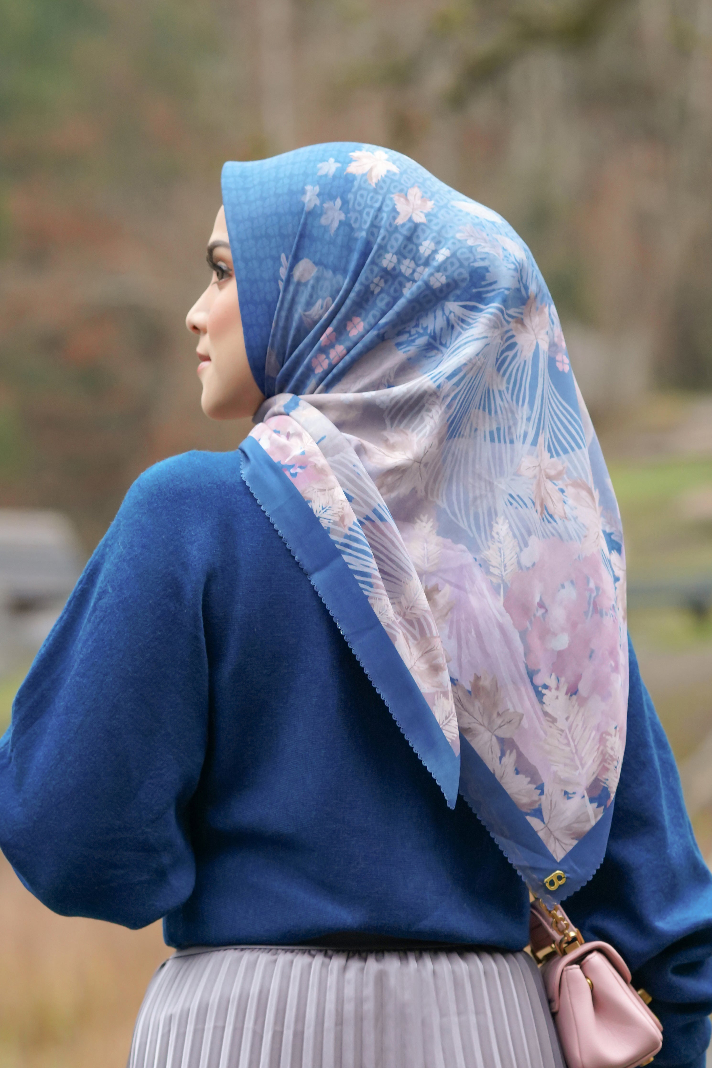 Iseltwald Meydanı - Yale Mavisi