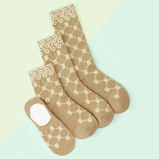 Ketahui 4 Jenis Kaus Kaki Wanita dan Fungsinya!