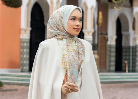 Baju Warna Broken White Cocok dengan Jilbab Warna Apa? Ini 6 Ide OOTD Terbaiknya