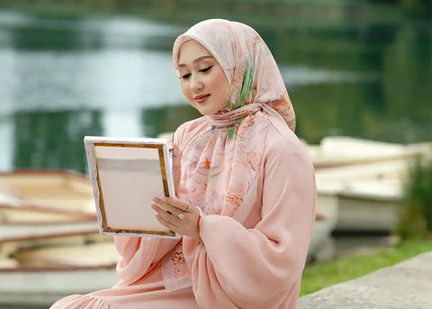 Baju Rose Gold Cocok dengan Jilbab Warna Apa