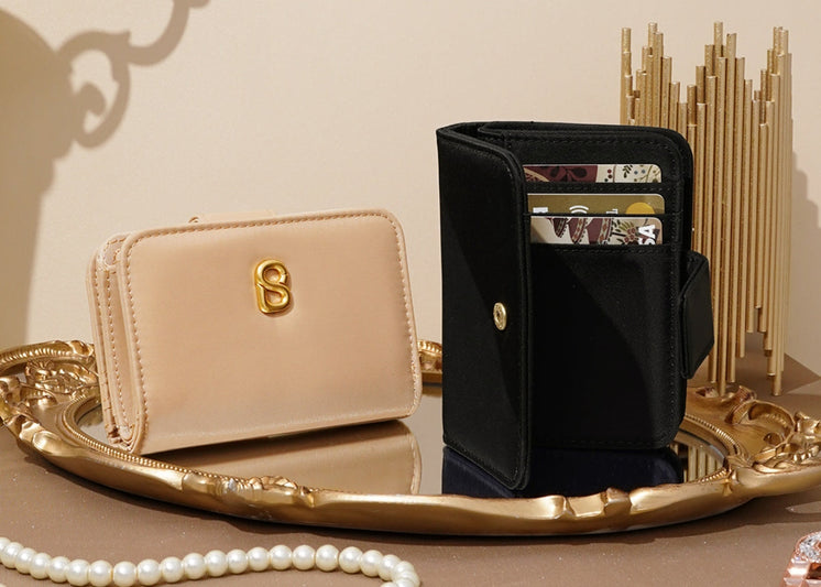 Koleksi Dompet Wanita Mewah dan Berkualitas Ala Buttonscarves