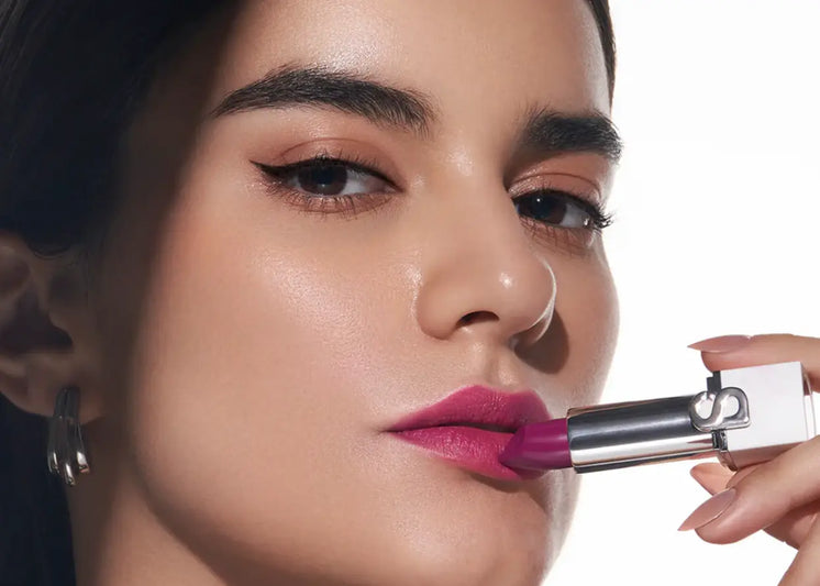 6 Pilihan Lipstik Matte Tahan Lama dan Formula Terbaik
