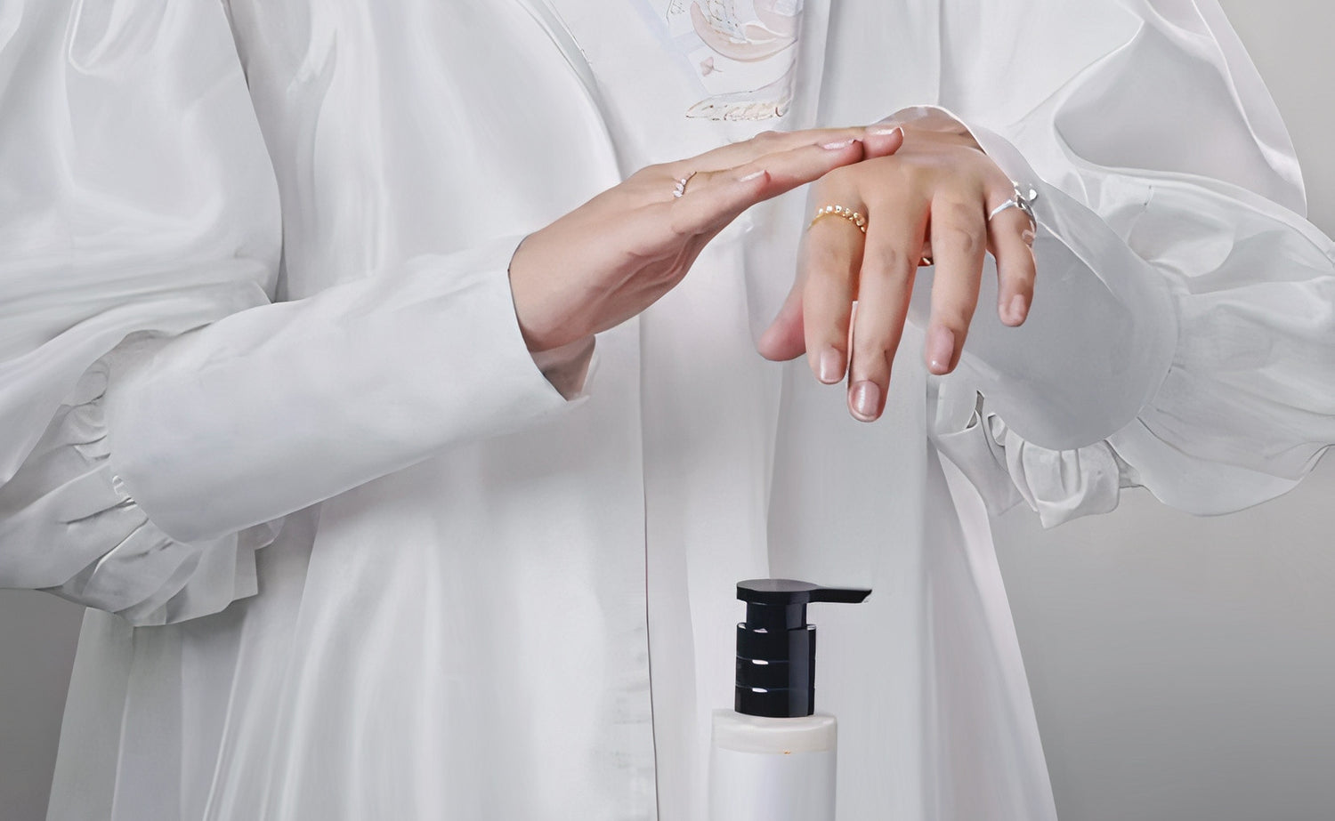 Cara Pakai Body Lotion yang Benar, Jangan Sampai Salah! Buttonscarves