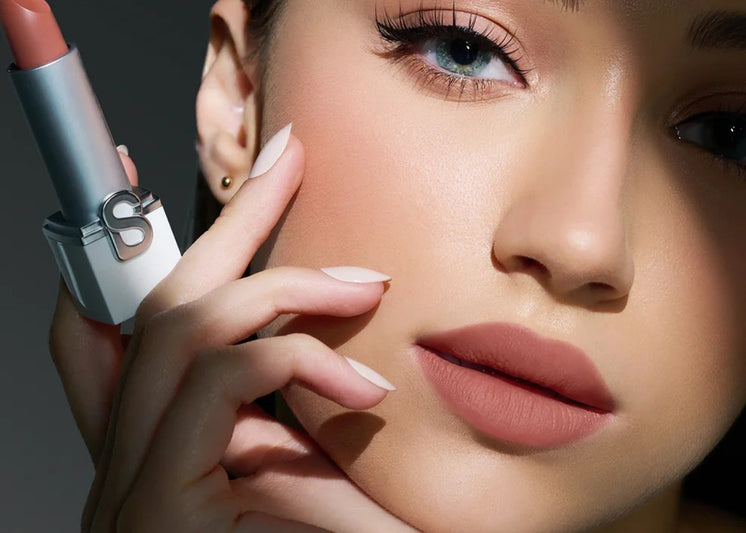 Tips Memilih Warna Lipstik yang Sesuai dengan Undertone Kulit