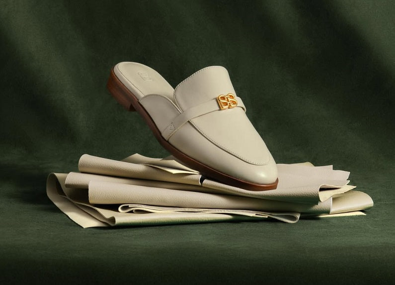 sepatu kulit wanita buttonscarves