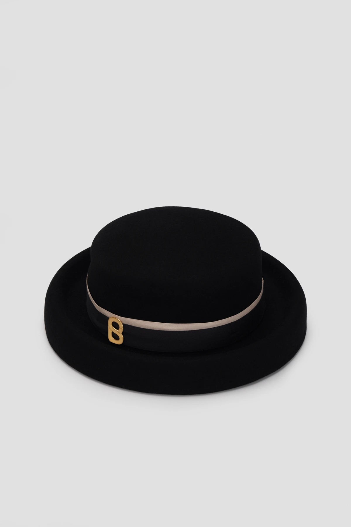 vera hat in black by buttonscarves 