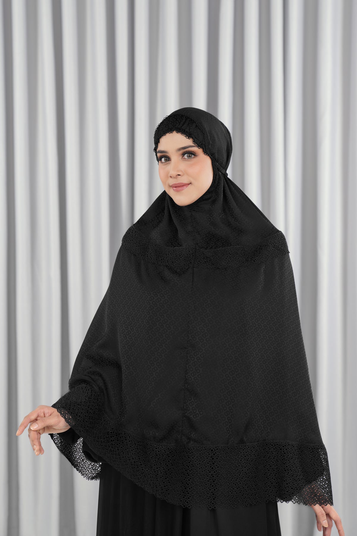Safa Bergo - Black