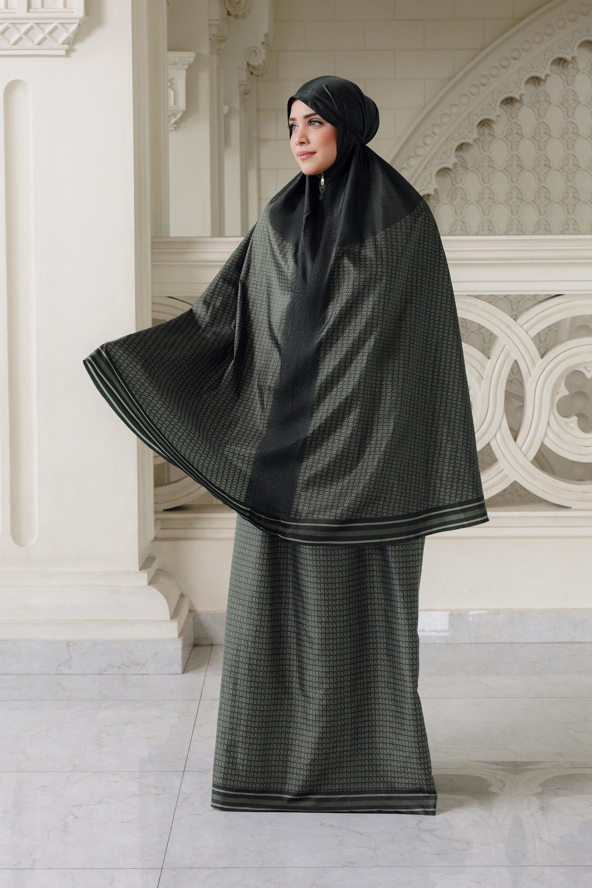 Linka Two Tone Capsule Prayer Robe - Coal
