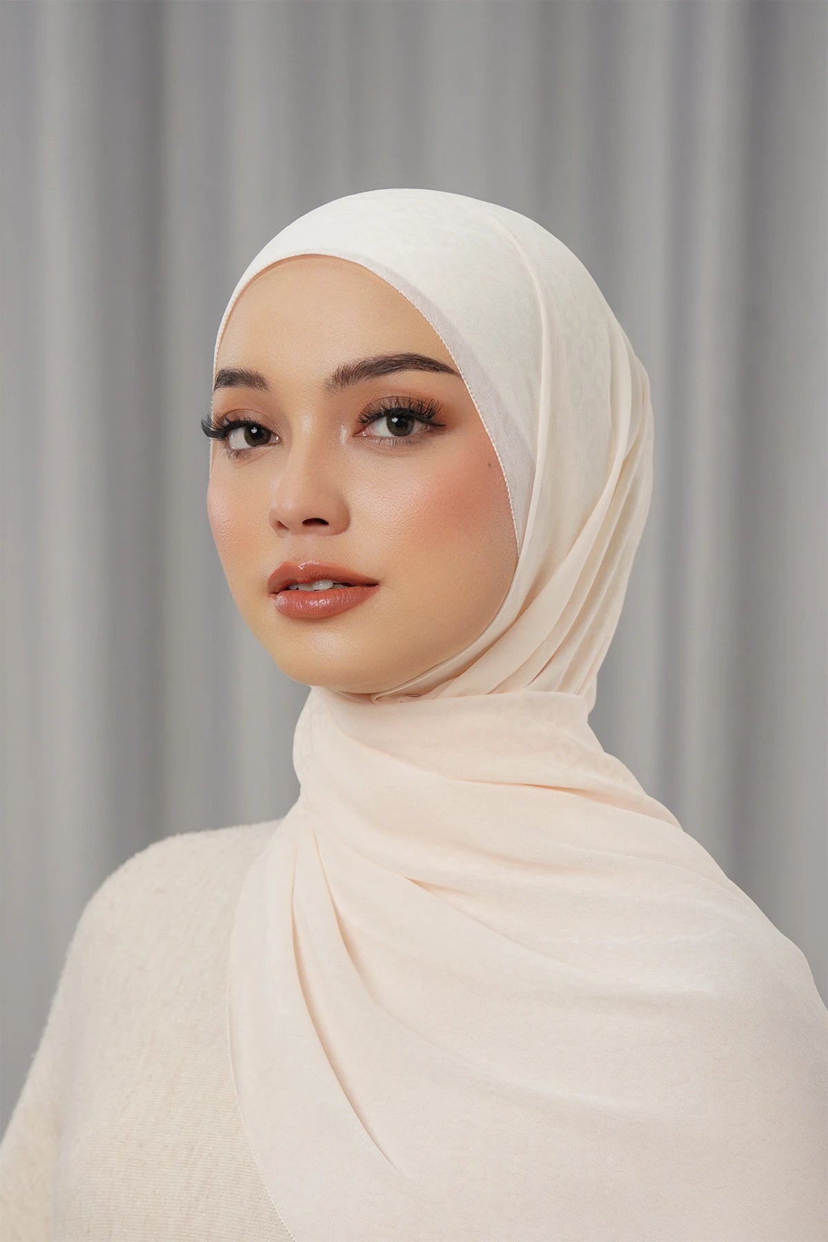 Georgette Tapis Shawl - Pristine