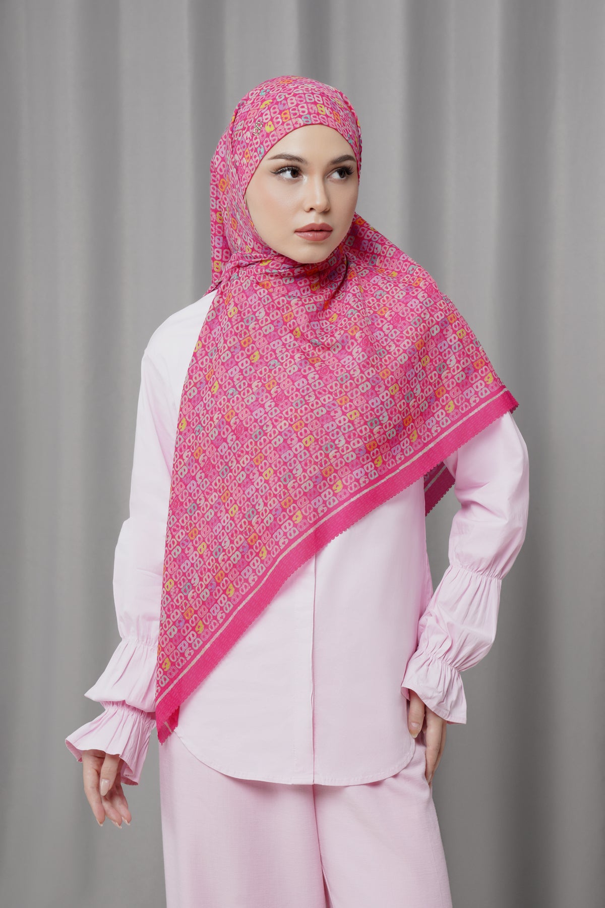 Nagita Tie Back Square - Fuchsia Rose