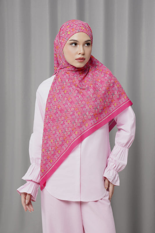Nagita Tie Back Square - Fuchsia Rose