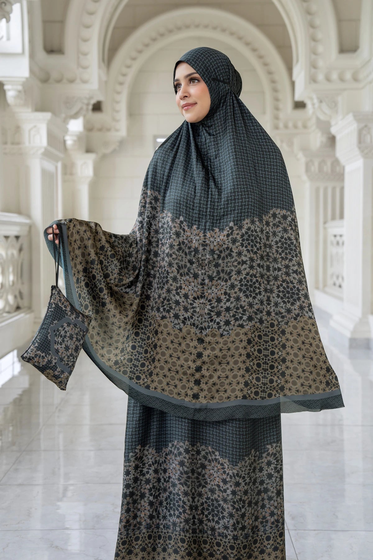 Haramain 2 Prayer Robe - Dates