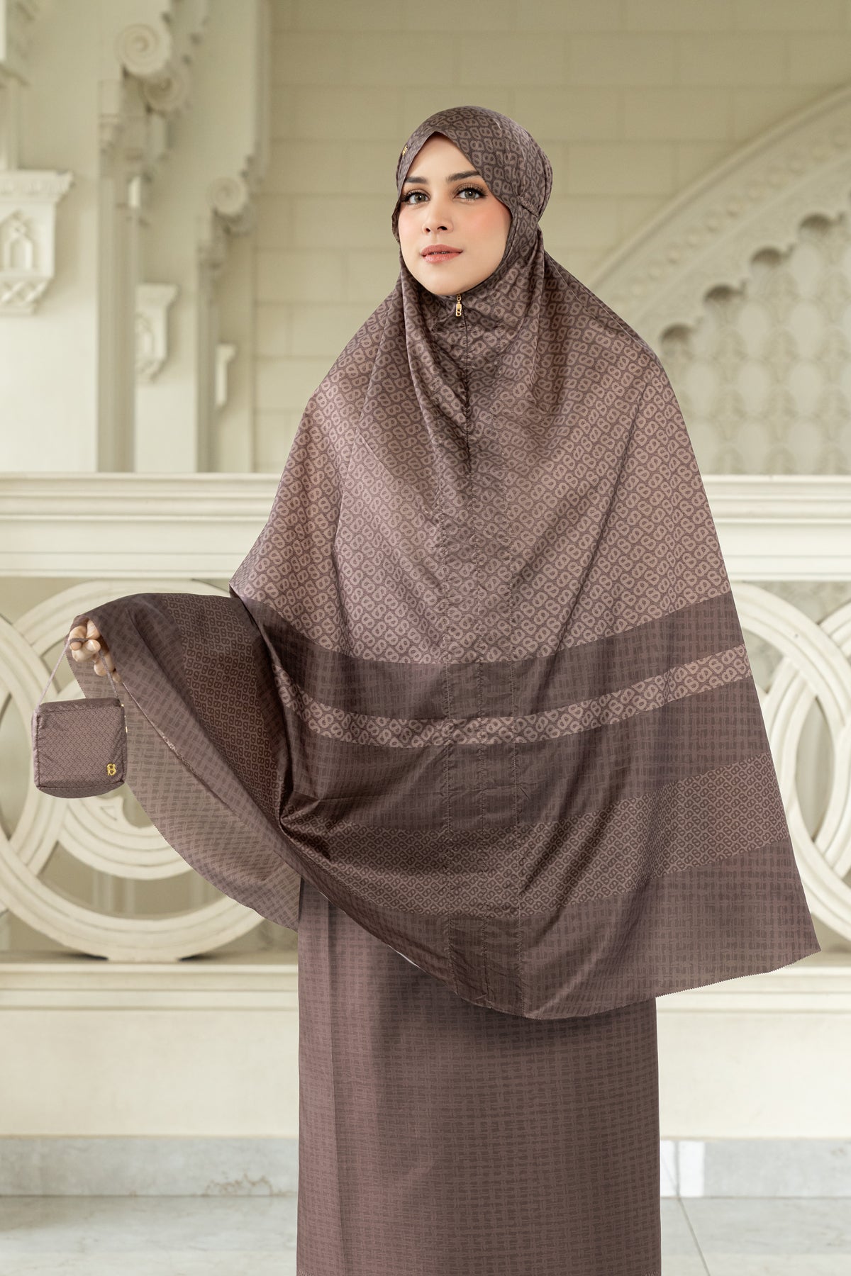 Tapis Abstre Capsule Prayer Robe - Choco