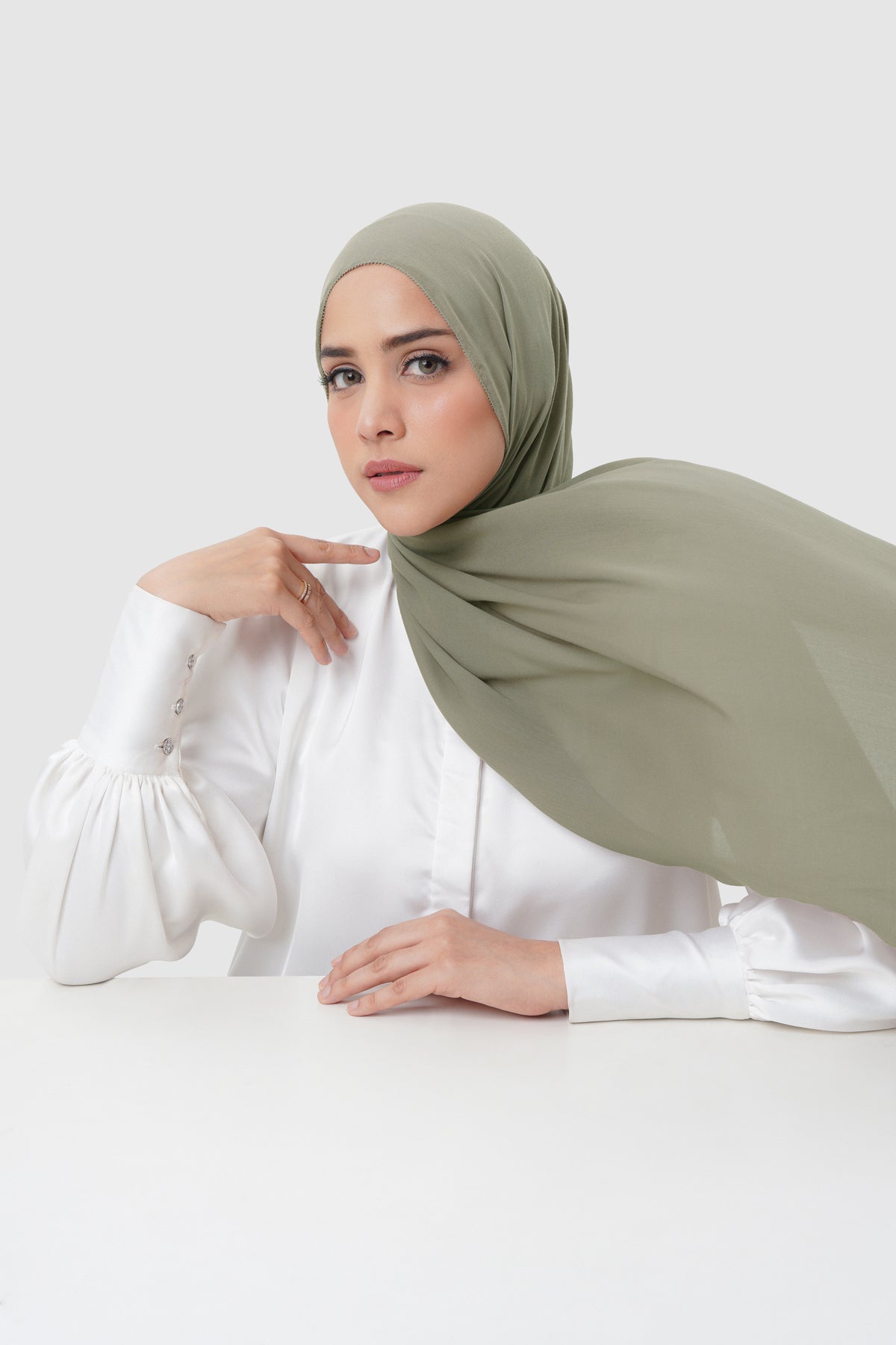 Everyday Twill Shawl - Smoke Olive