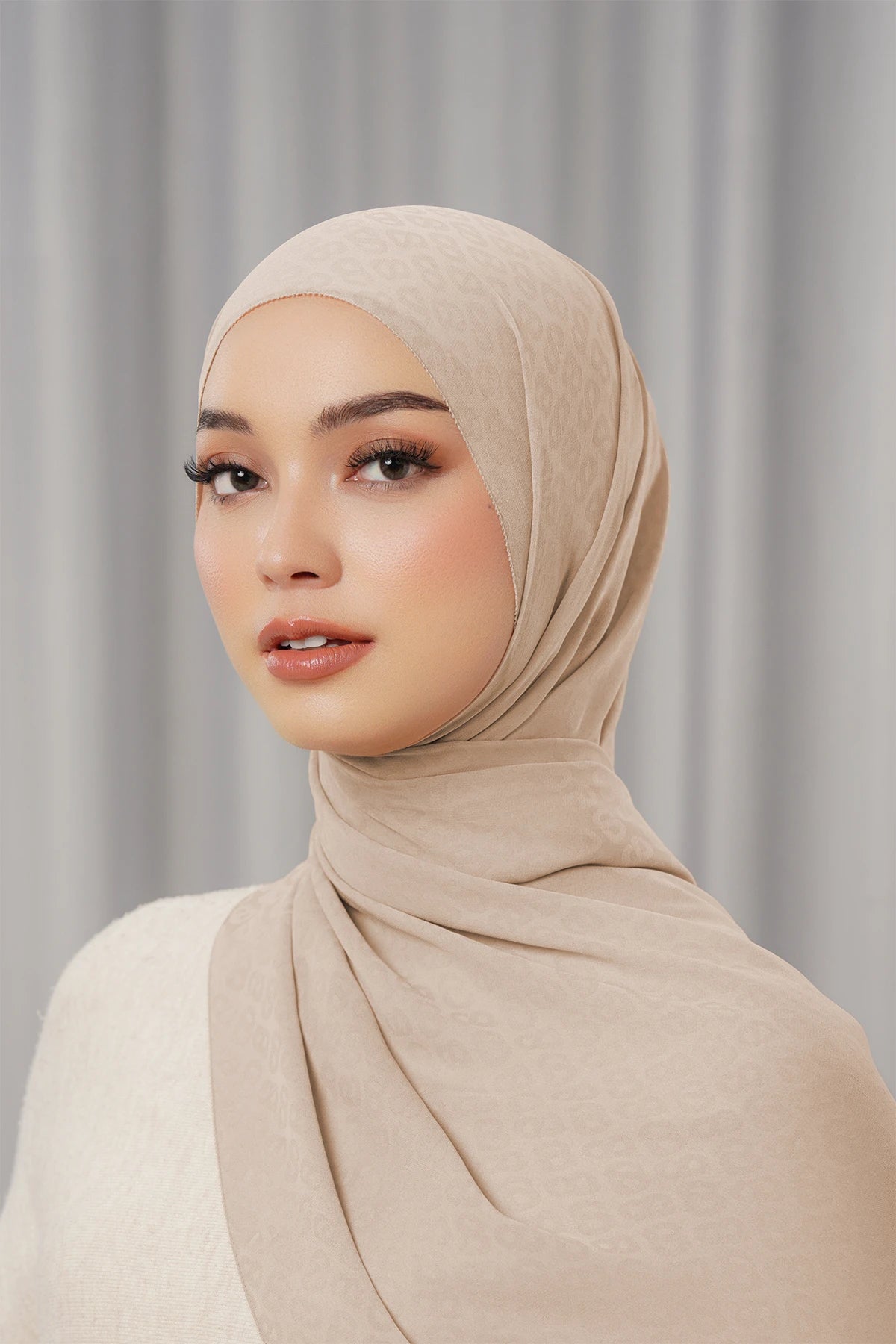 Georgette Tapis Shawl - Light Taupe
