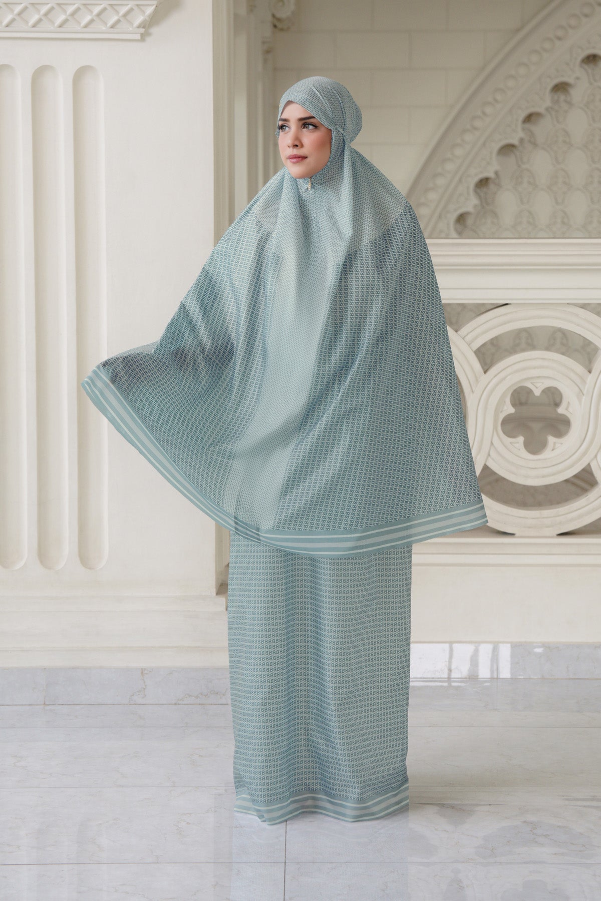 Linka Two Tone Capsule Prayer Robe - Mist
