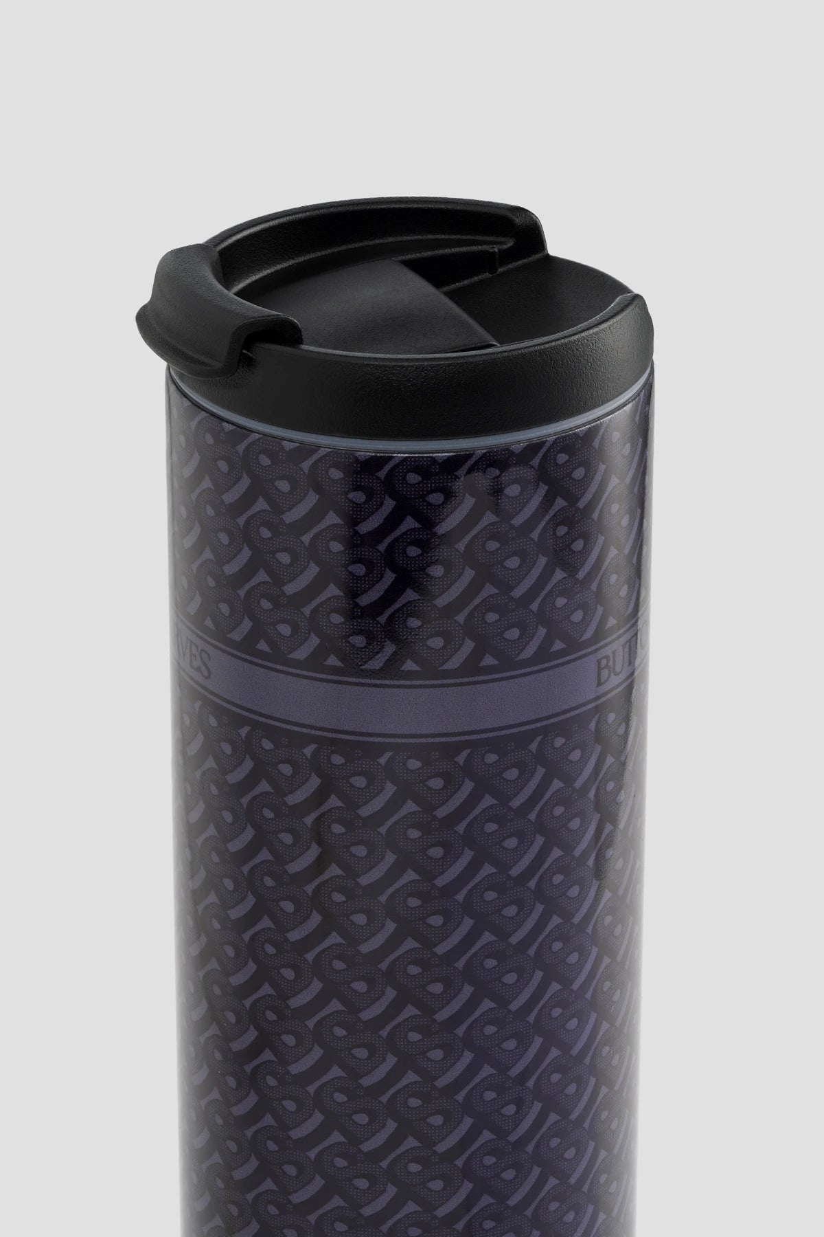 bimu tumbler 17 oz in black by buttonscarves cap detail