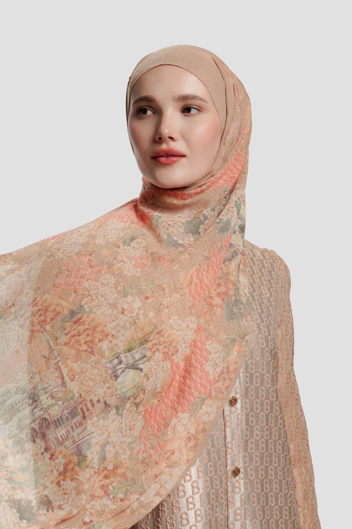 istanbul tie back shawl in baklava by buttonscarves style look