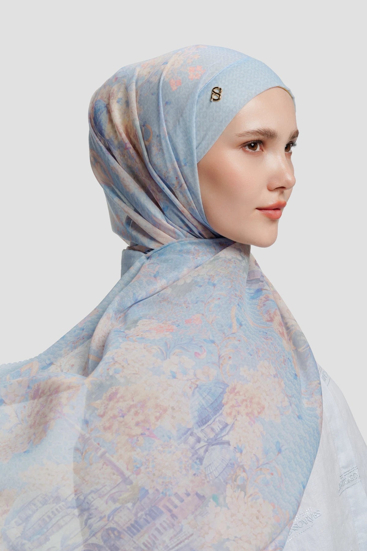 istanbul tie back shawl in marmara by buttonscarves style look