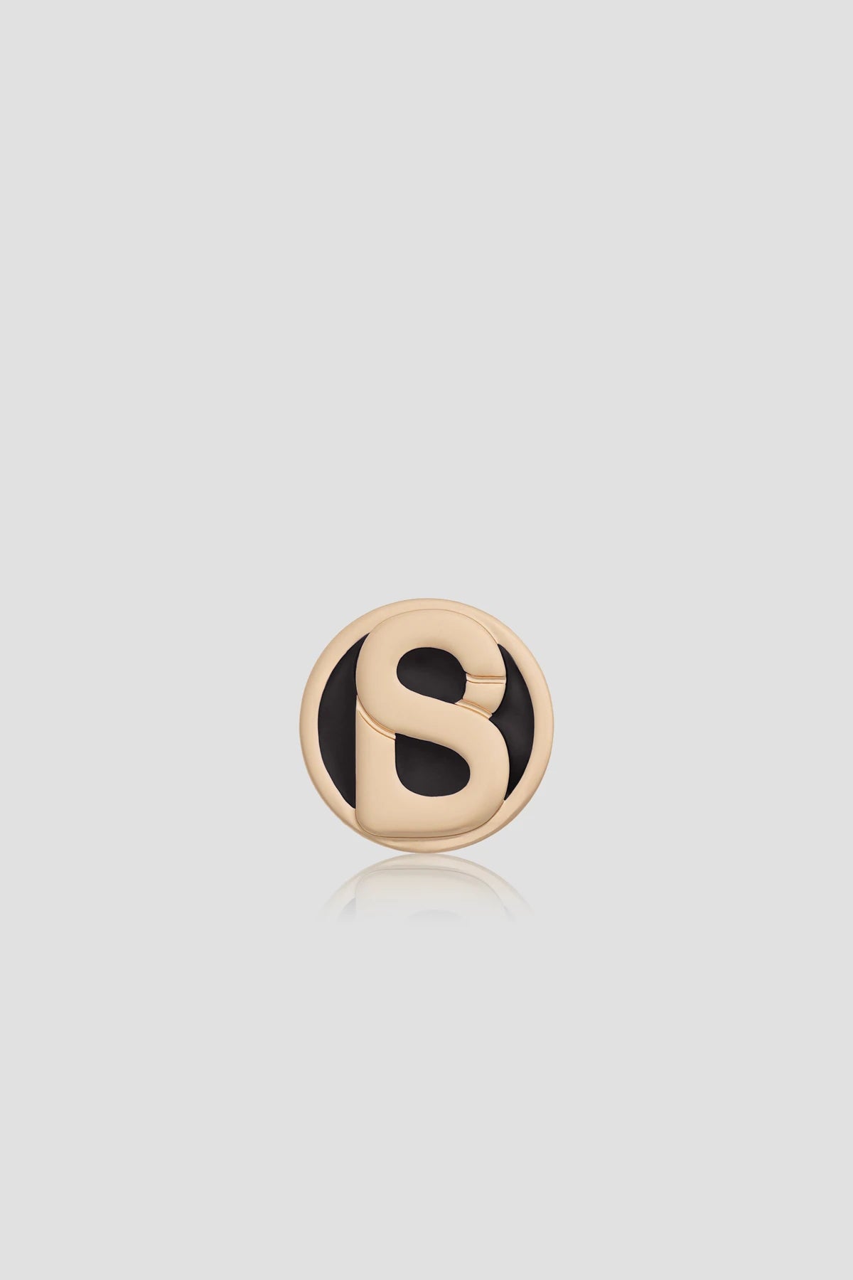 round pin brooch 03 in black gold by buttonscarves front view