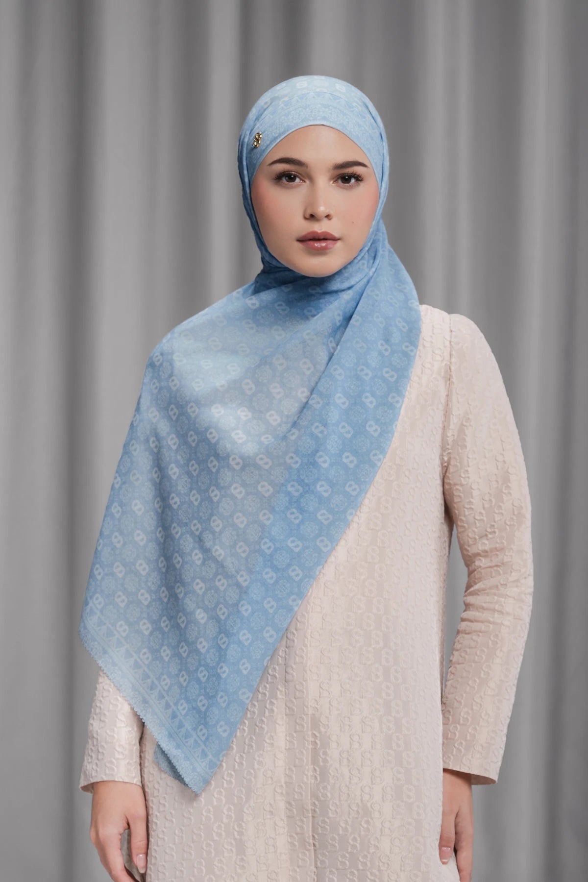 songket tie back shawl in river by buttonscarves style look