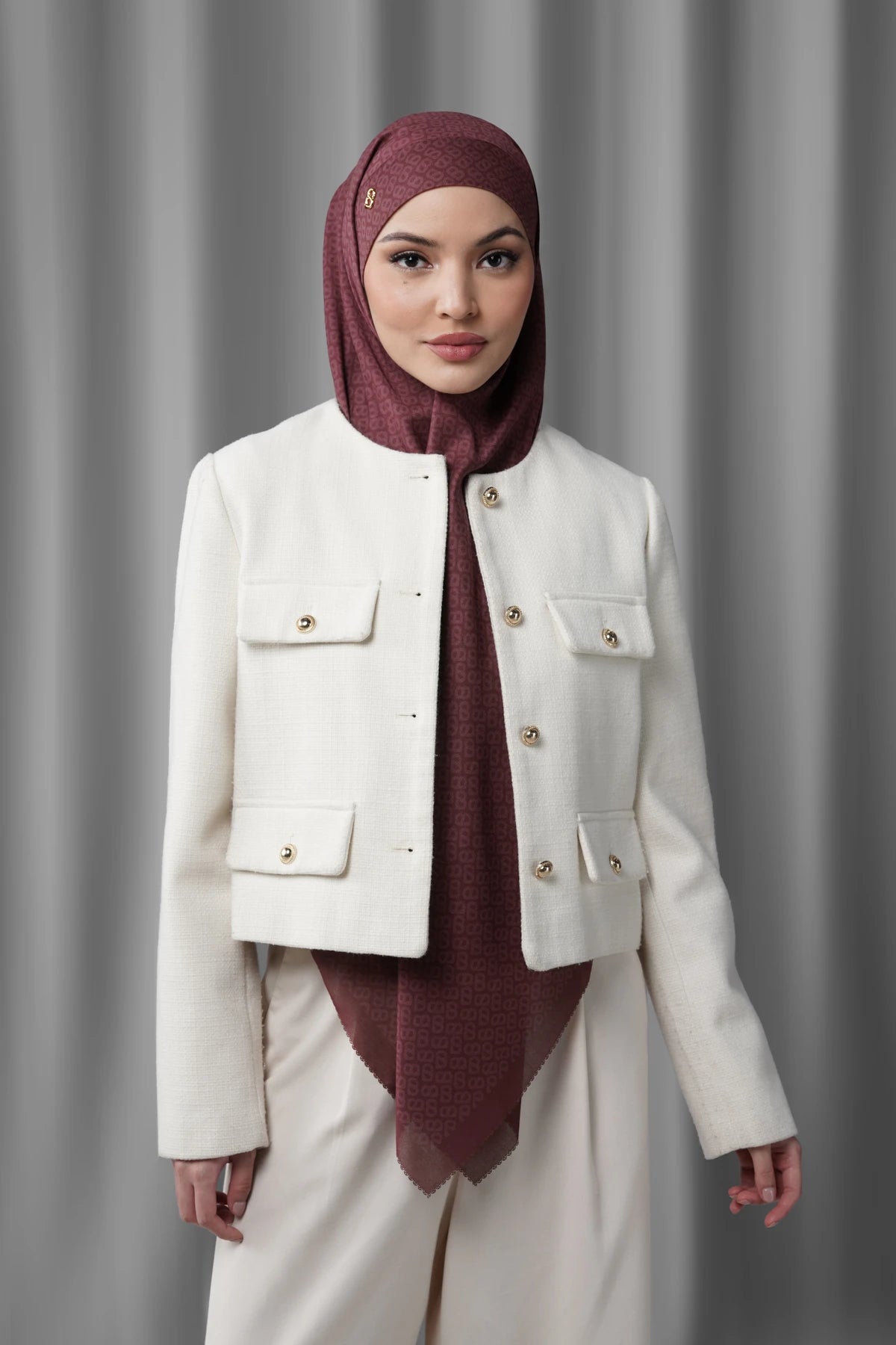 Tapis Tie Back Square - Red Dahlia