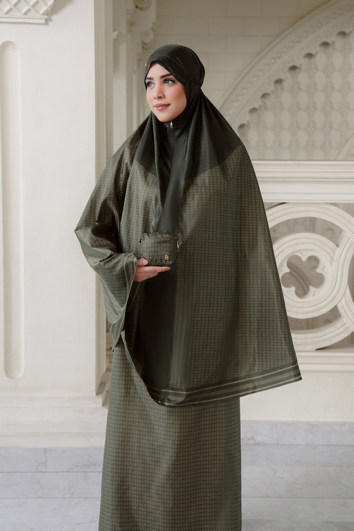 Linka Two Tone Capsule Prayer Robe - Cocoa