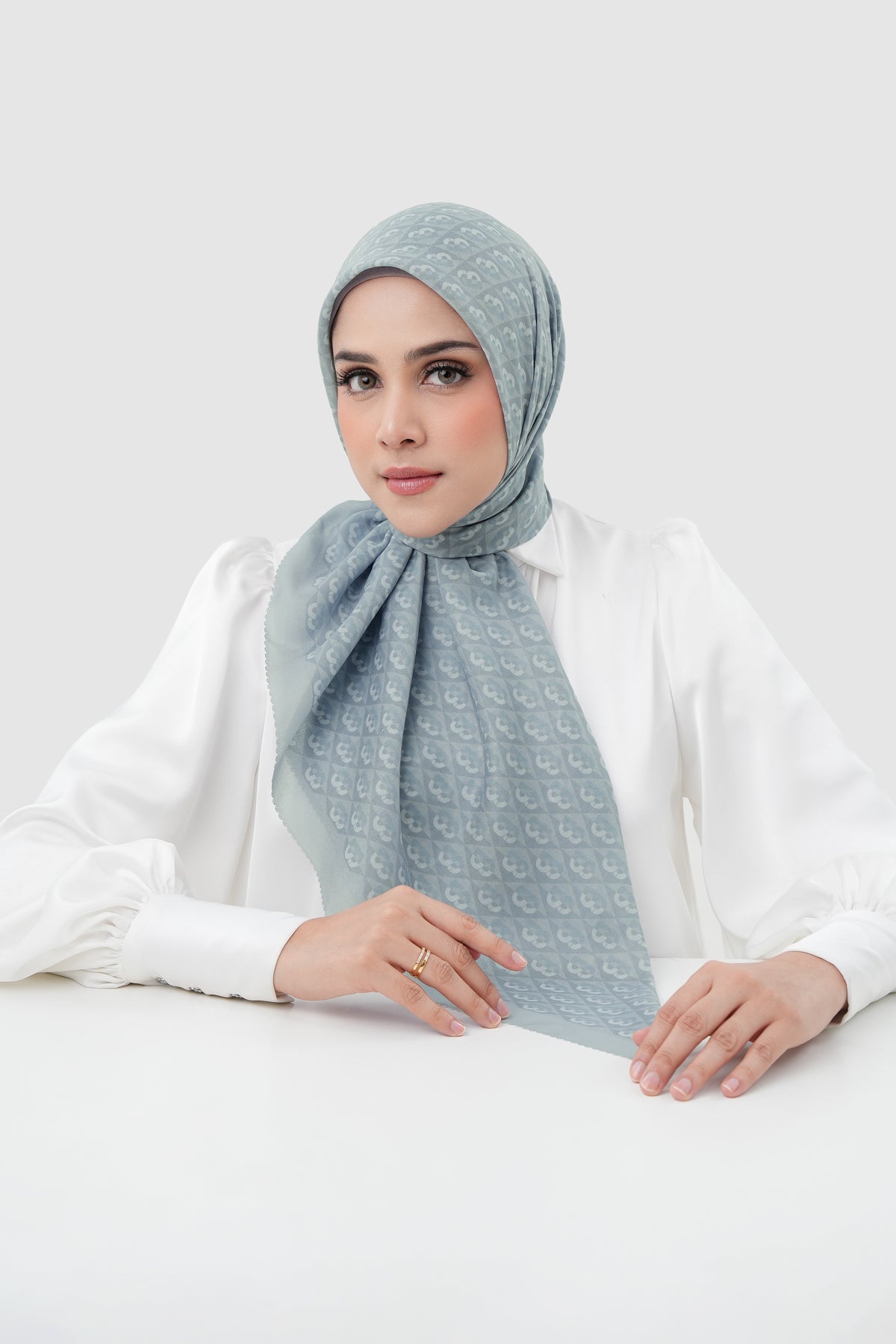 Prism Square - Earl Gray