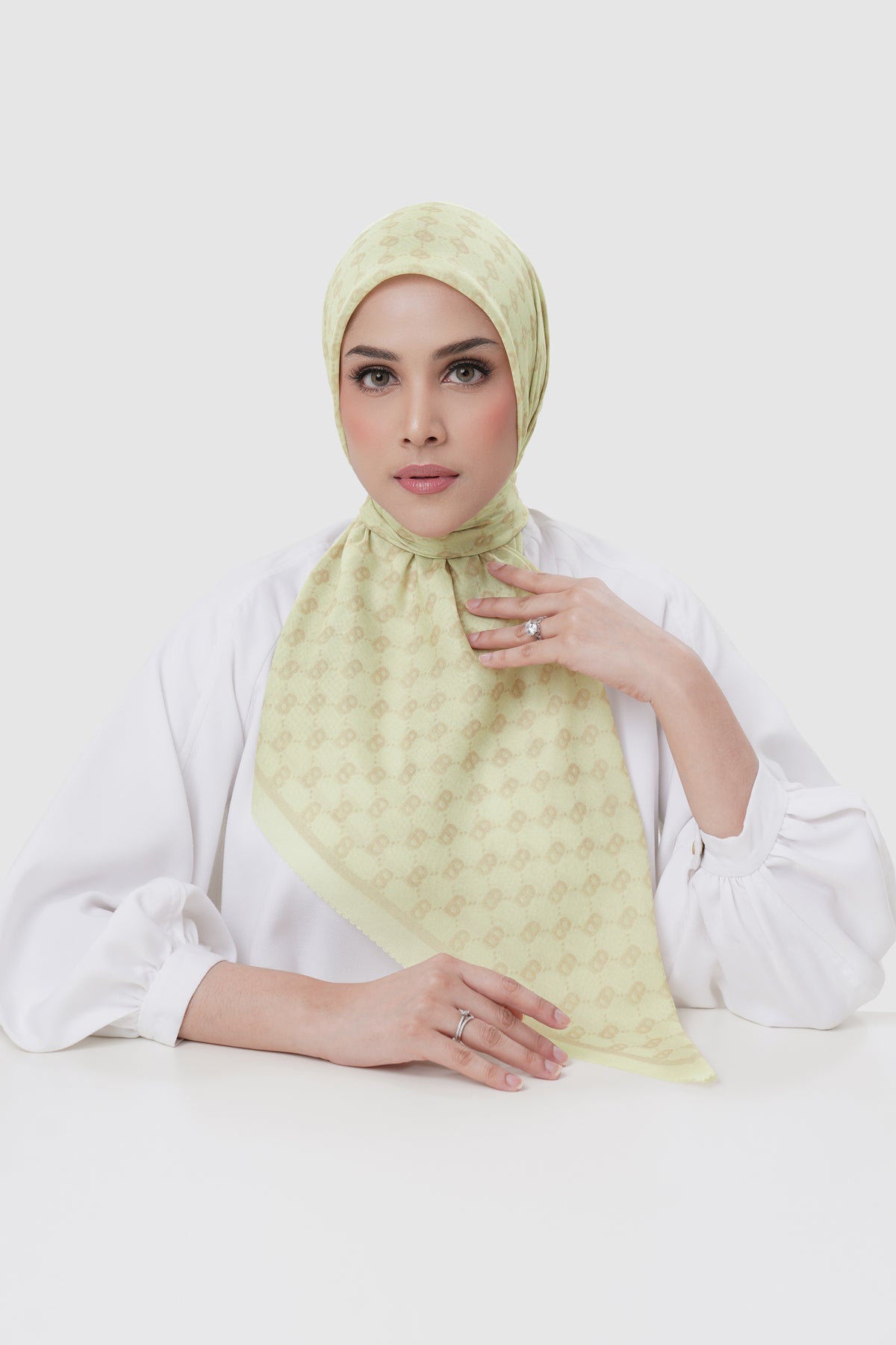 Beverly Square - Yellow Cream