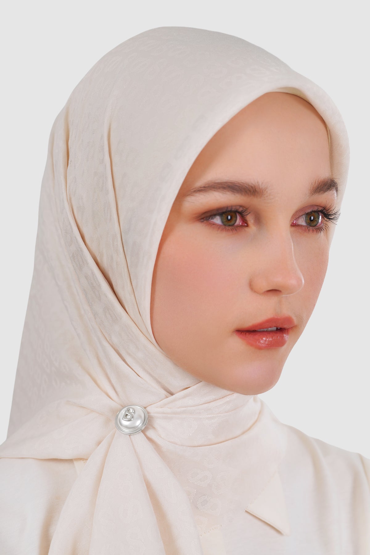 Petite Round Pearl Brooch - Silver
