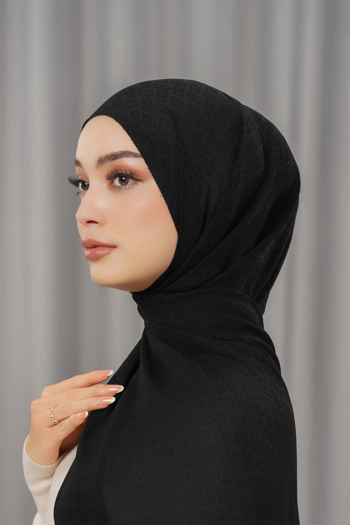 Georgette Tapis Shawl - Jet Black