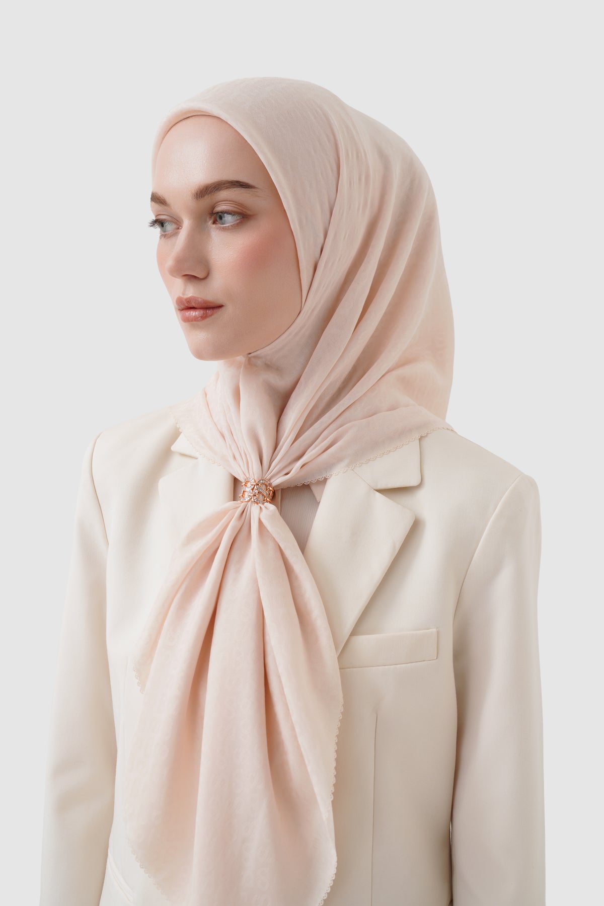 Lavish Ring Brooch - Rose Gold