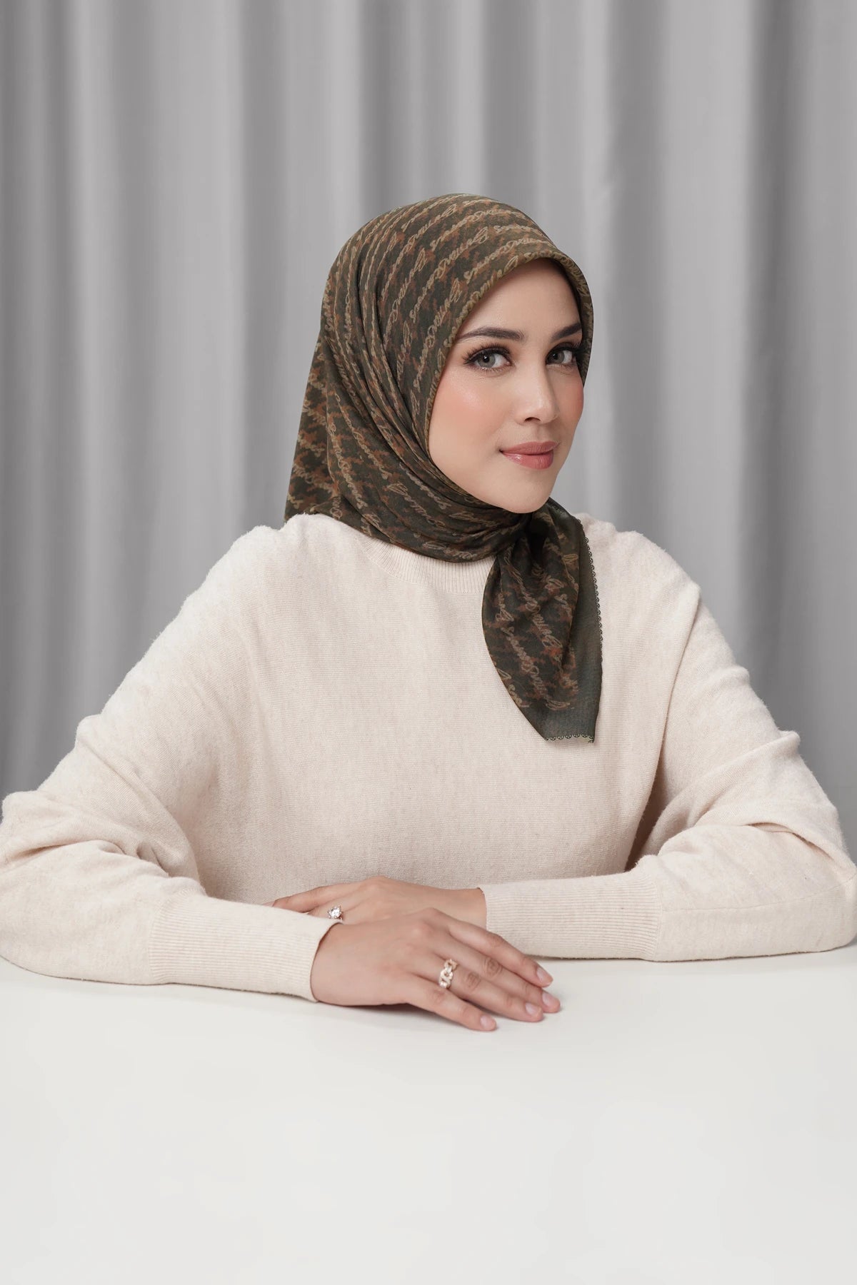 The Editor Square - Espresso