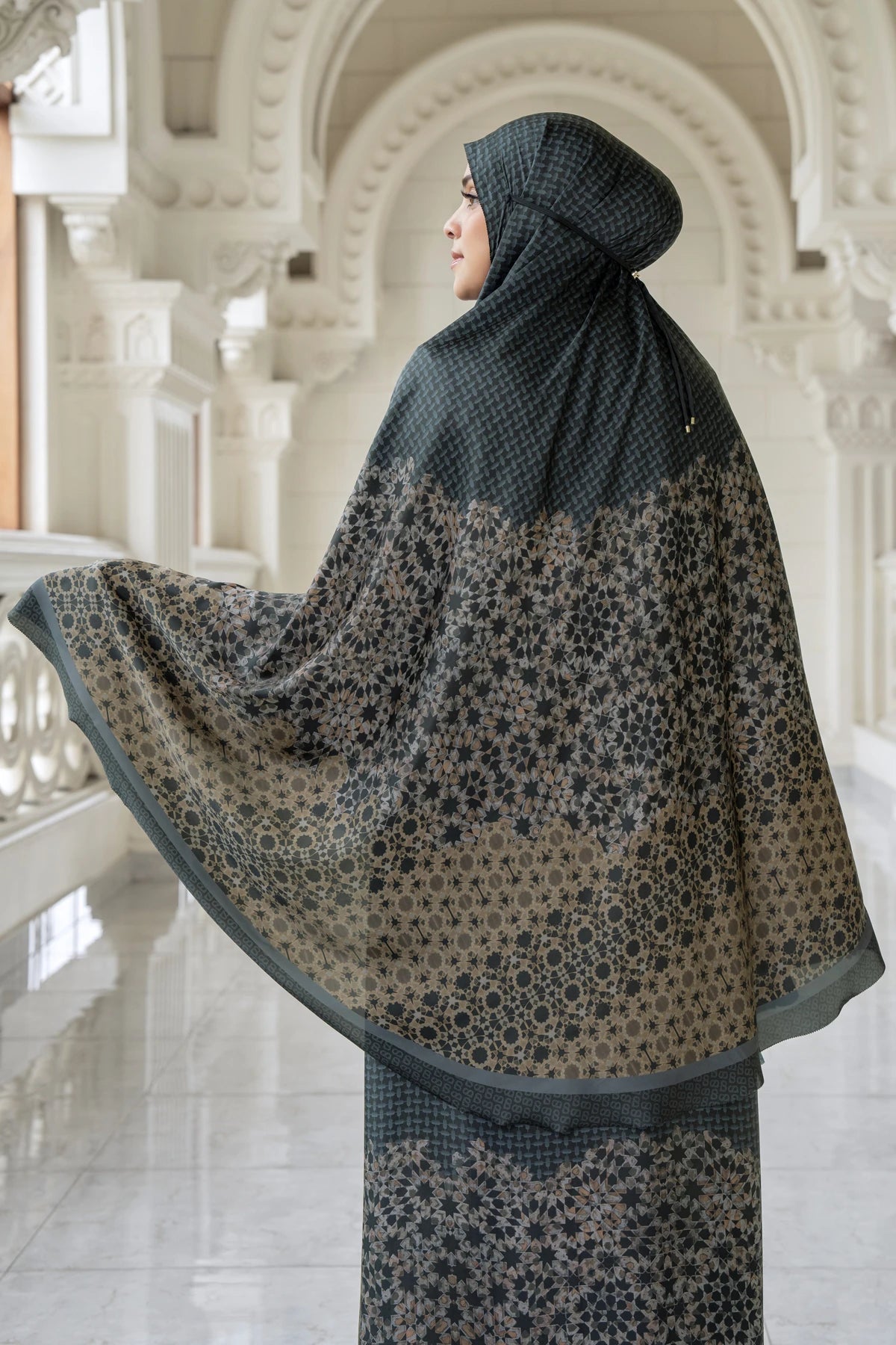 Haramain 2 Prayer Robe - Dates