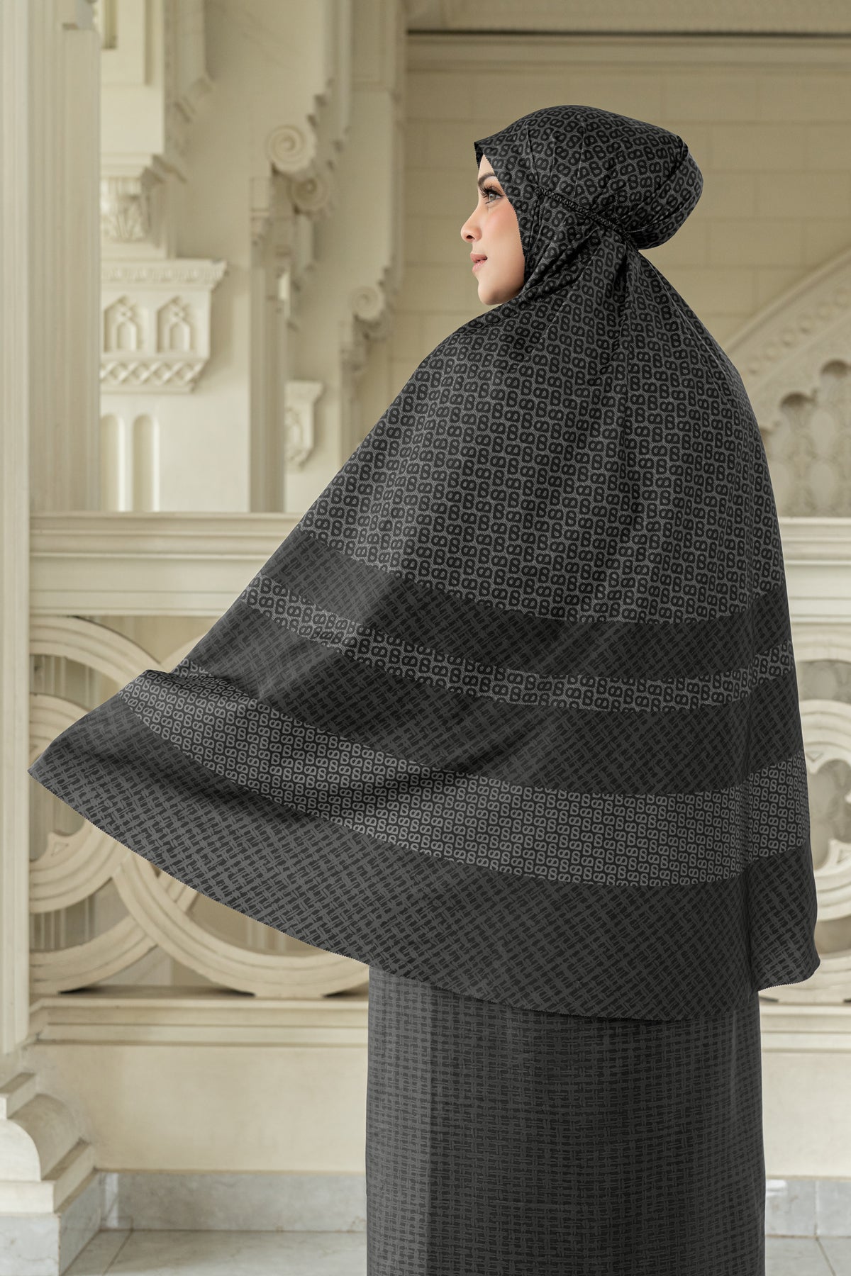 Tapis Abstre Capsule Prayer Robe - Charcoal