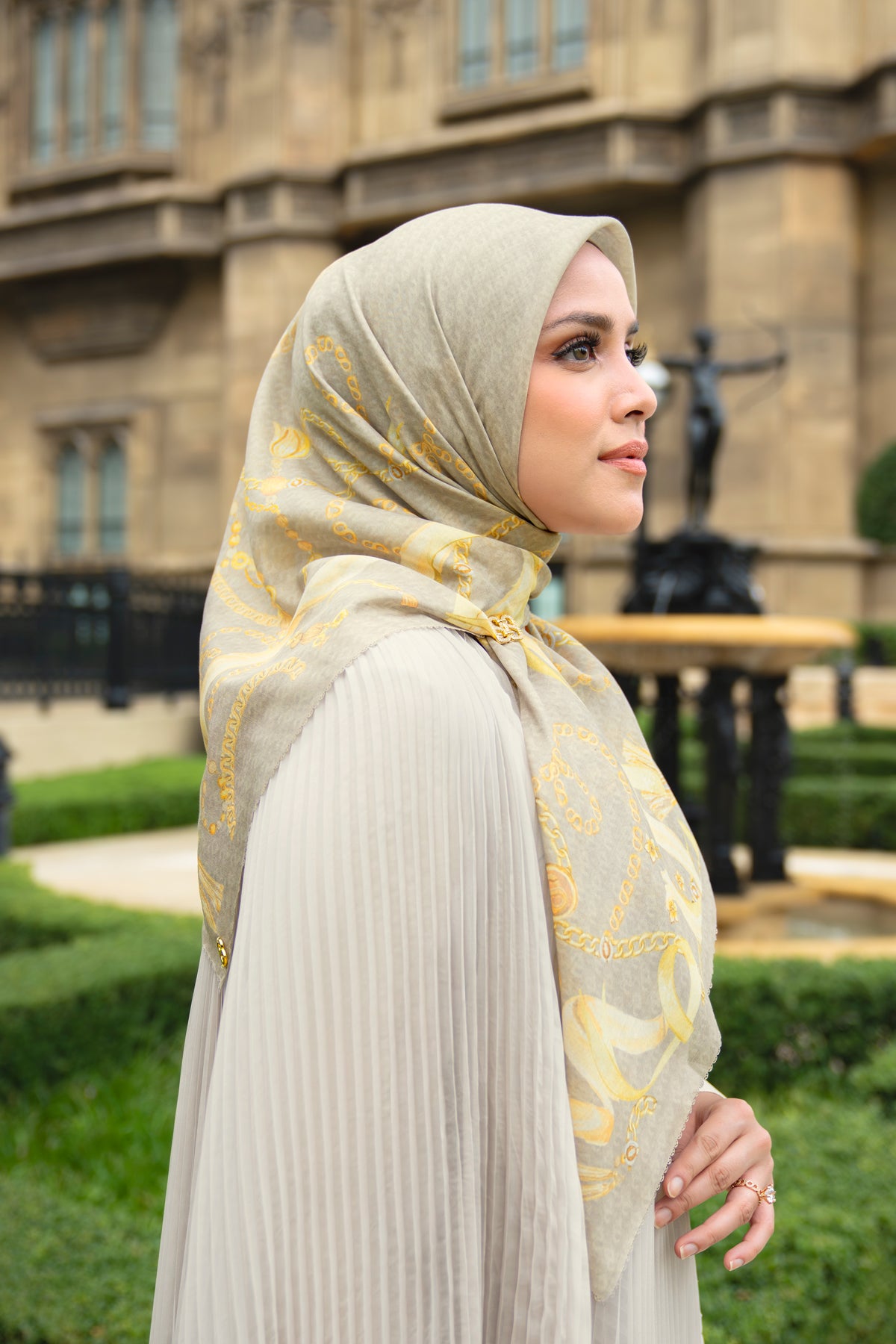 Signature Chain Square - Graphite