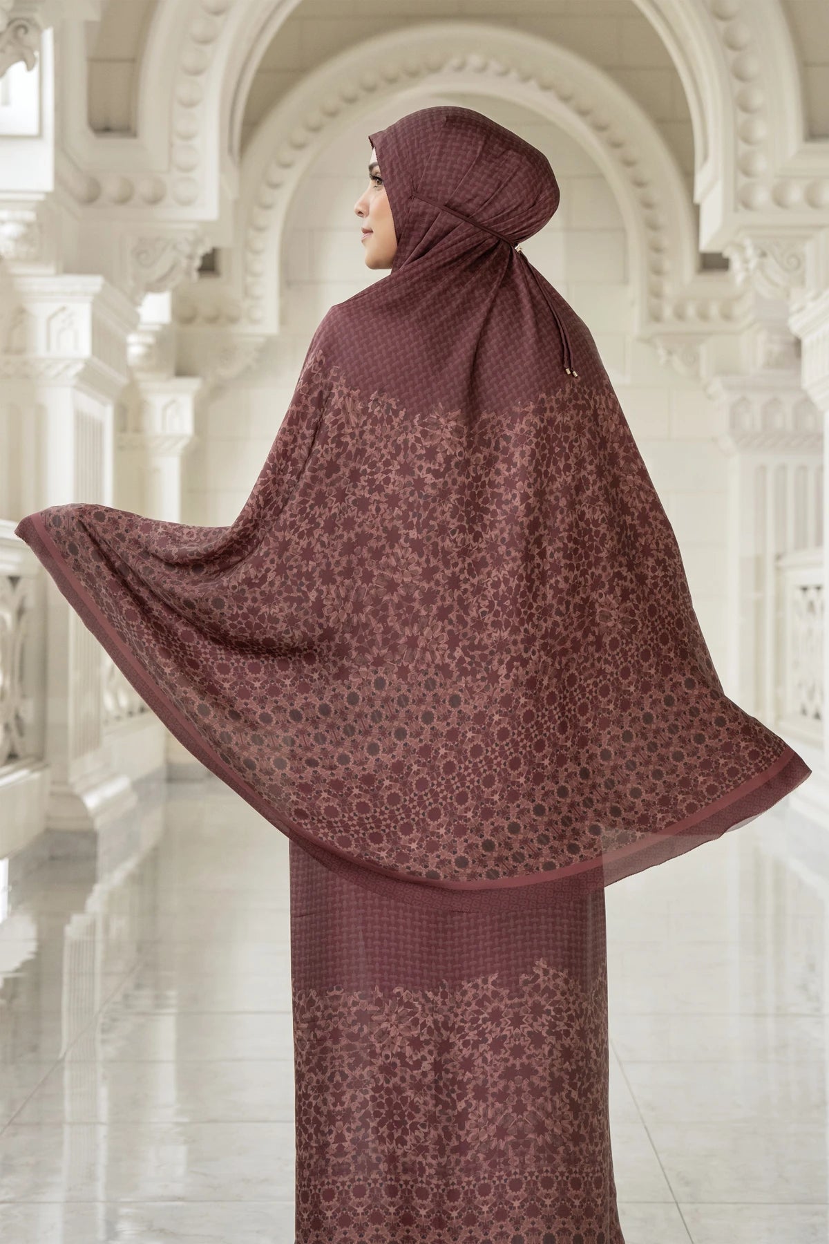 Haramain 2 Prayer Robe - Oud Red