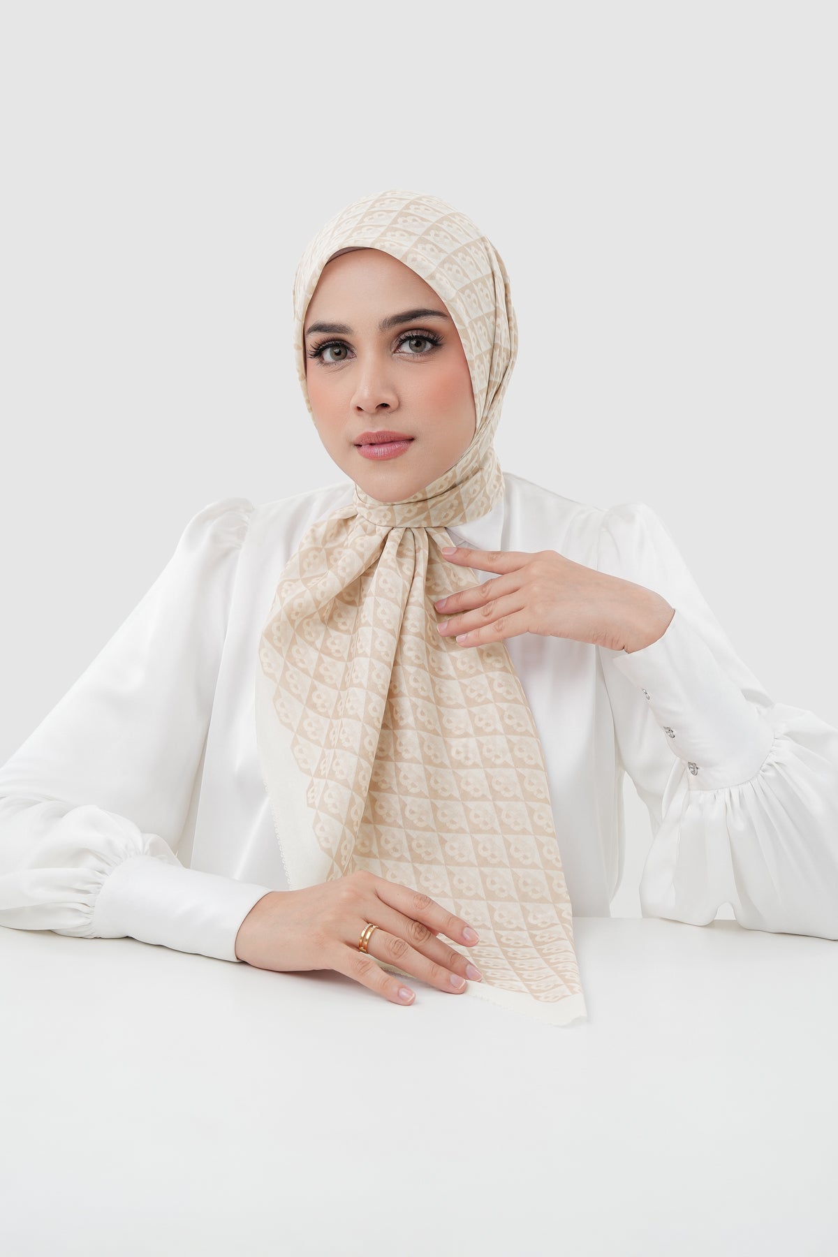 Prism Square - Custard