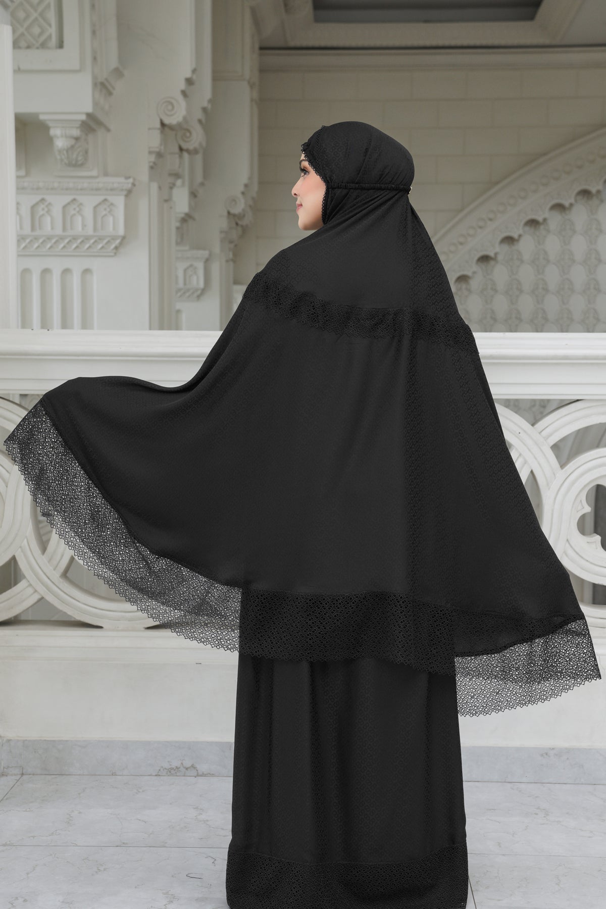 Safa Prayer Robe - Black