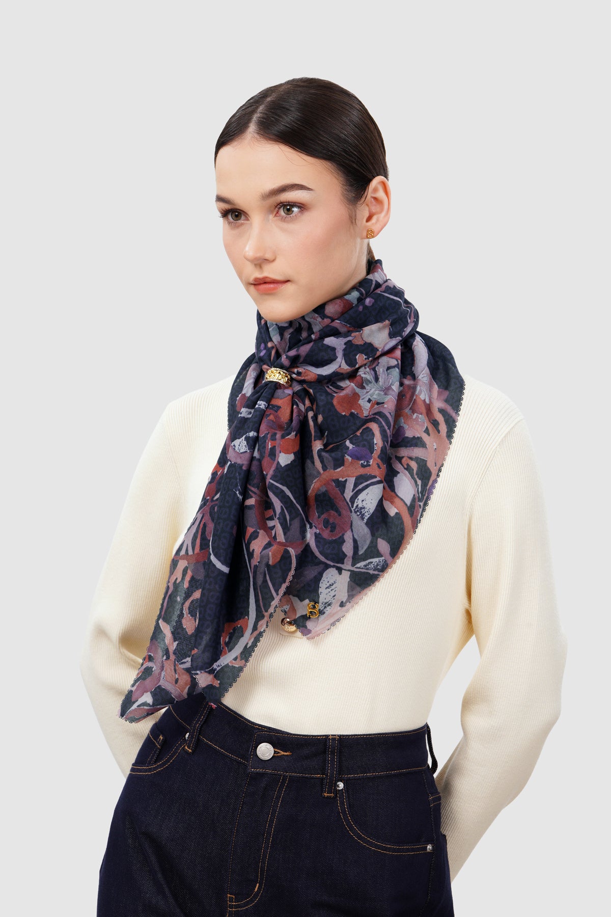 Velmora Square - Ink