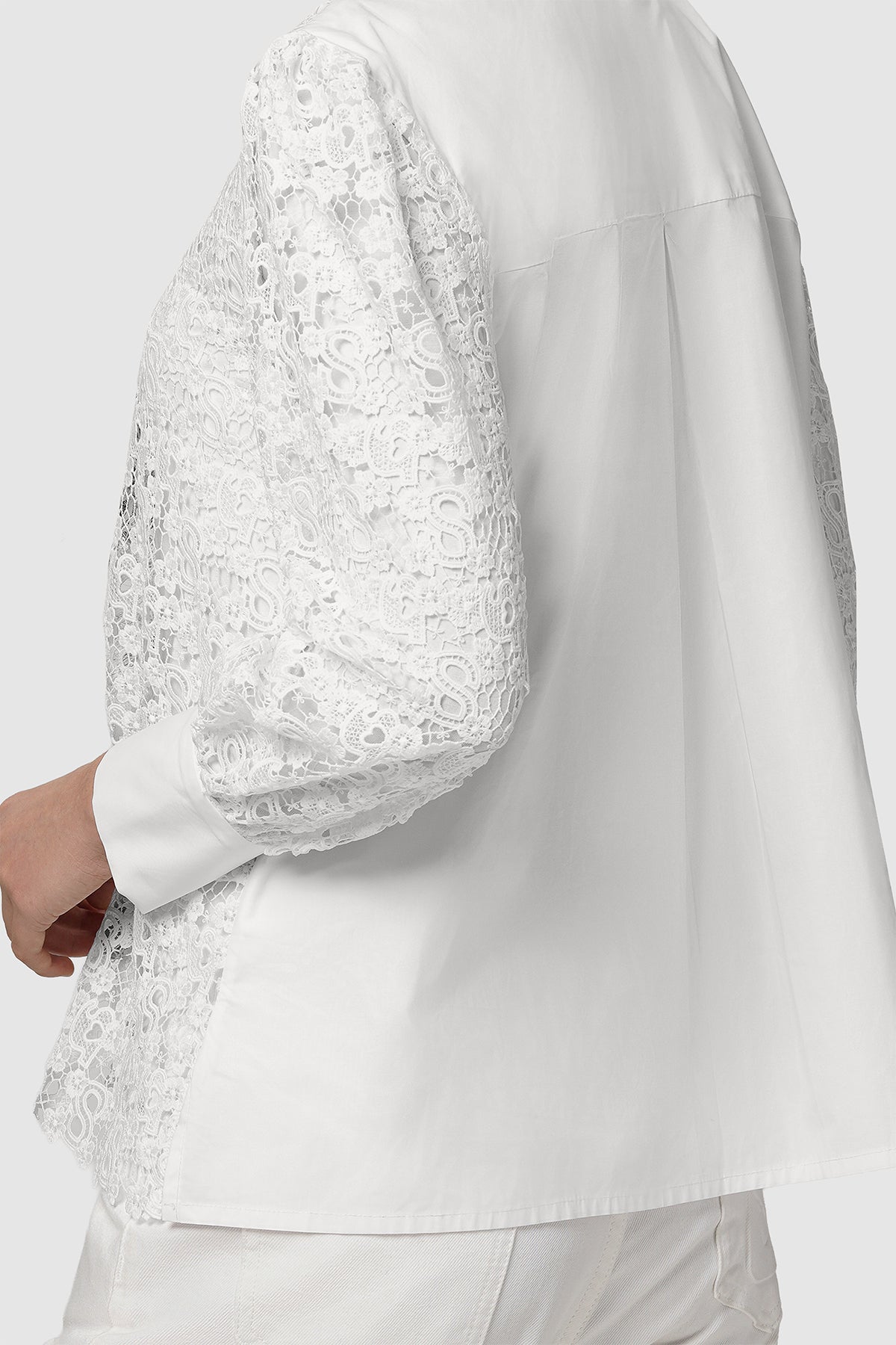 Nagita Embroidery Shirt - White