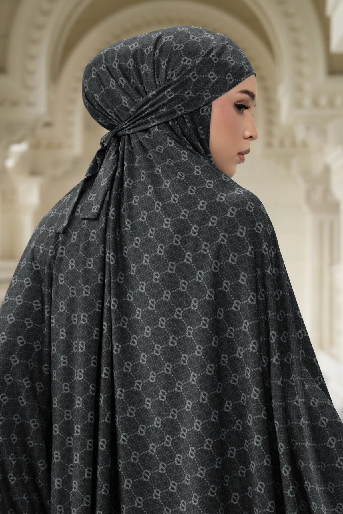 Beverly Prayer Robe - Black
