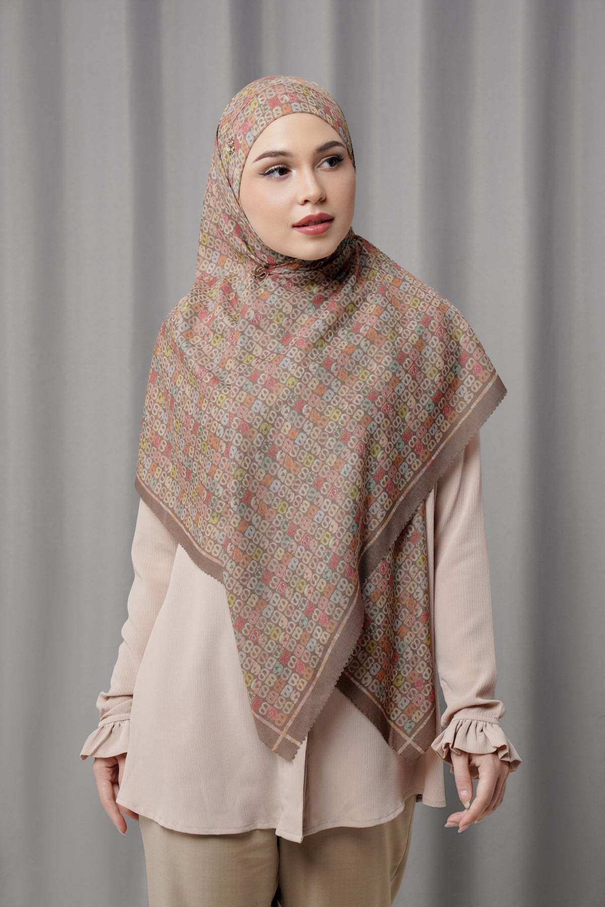 Nagita Tie Back Square - Chestnut
