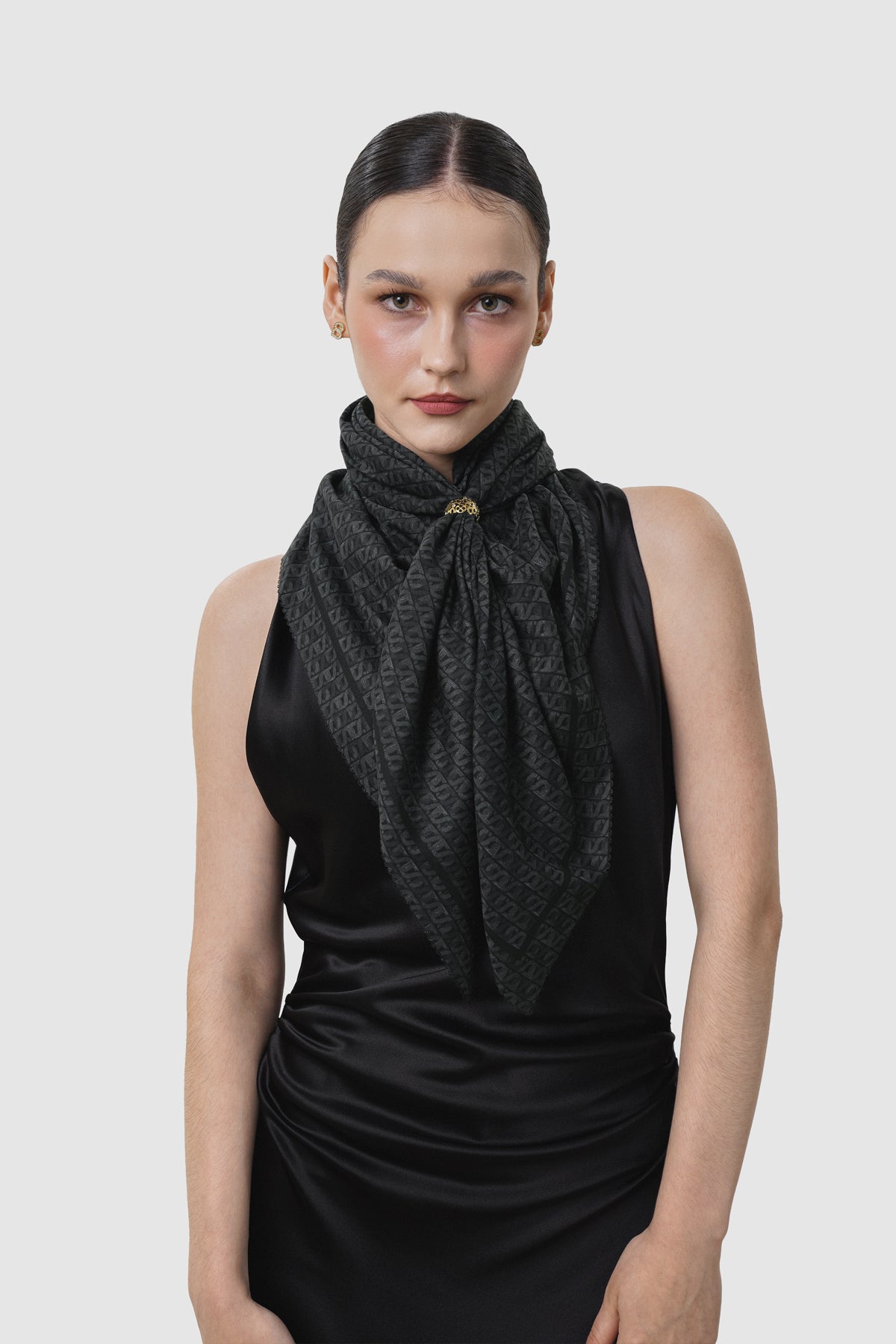 Interlock Square - Obsidian