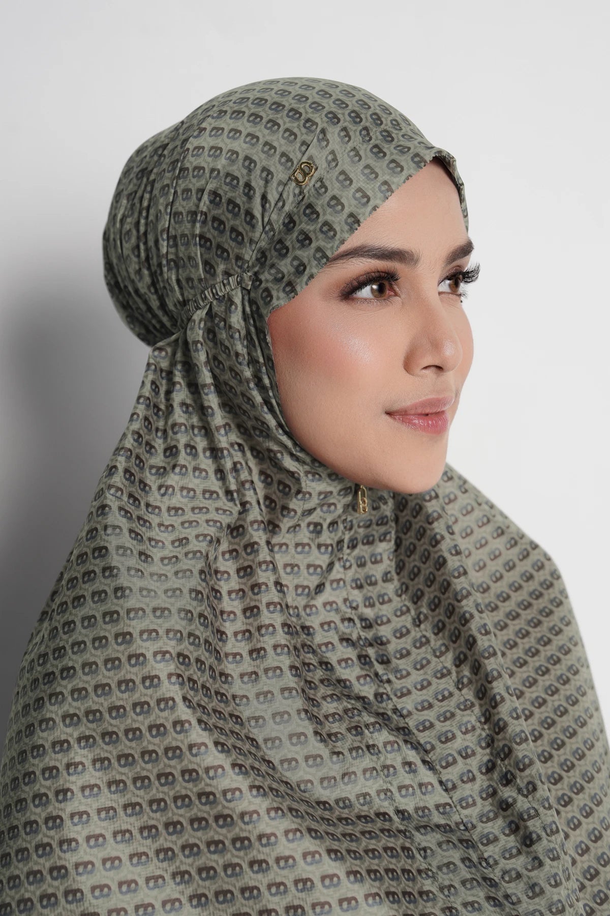 Axis Capsule Prayer Robe - Stone Gray